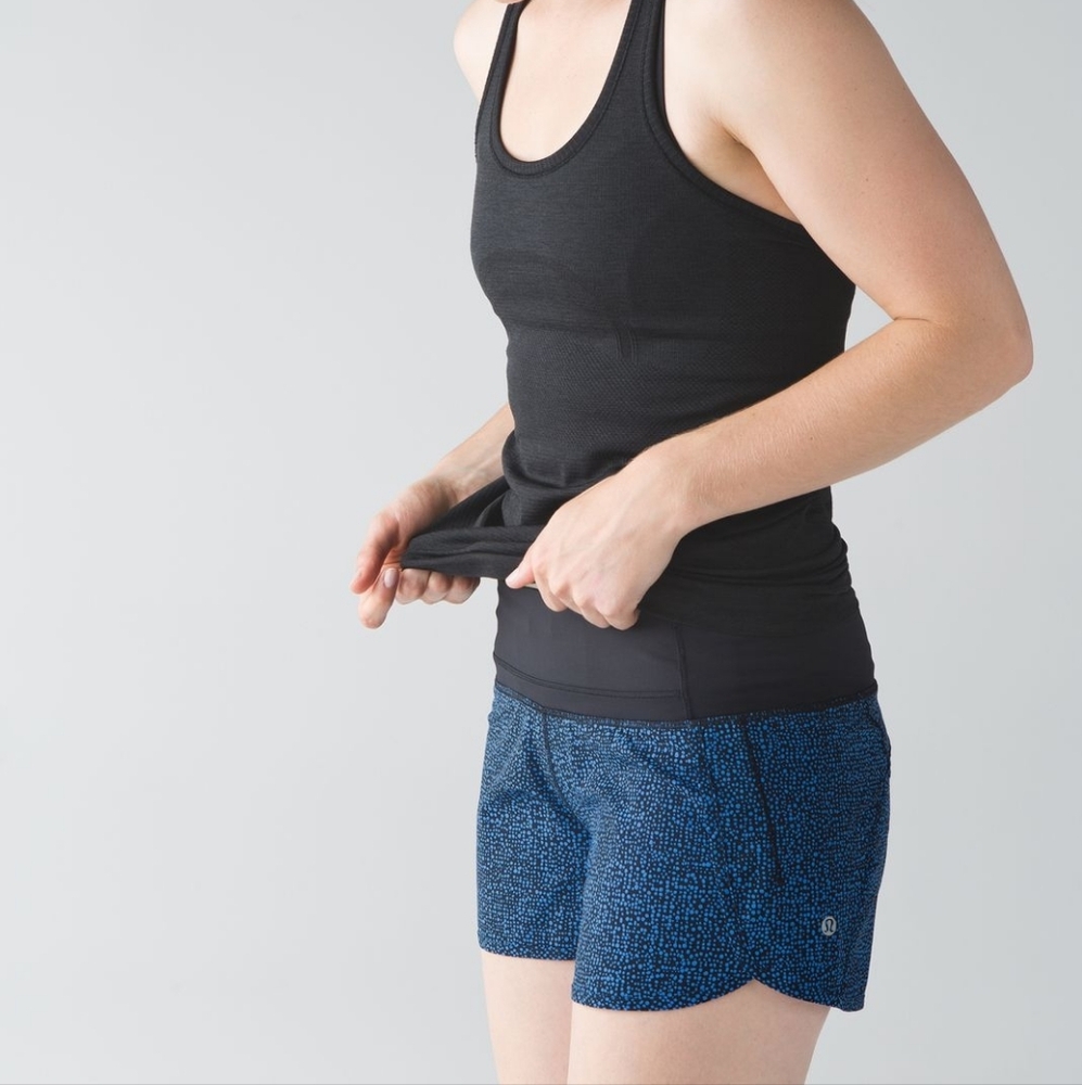 Lululemon Run Times Short Size 8 Bubbles Pipe Dream‎ Blue Black / Black Running